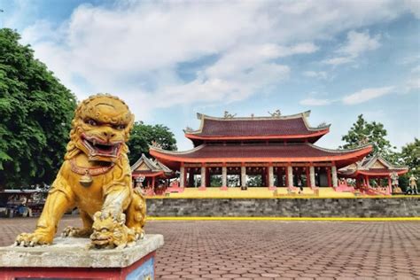  Sam Poo Kong-templet: En magisk resa genom kinesisk historia och indonesisk kultur!