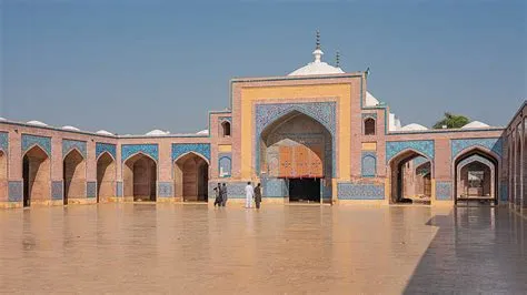  Shah Jahan Mosque, En Magisk Oas i Wazirabads Hjärtat!